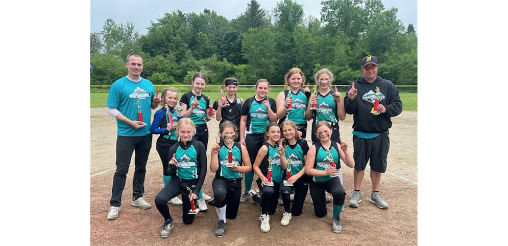 2025 Majors Softball champs - Teal